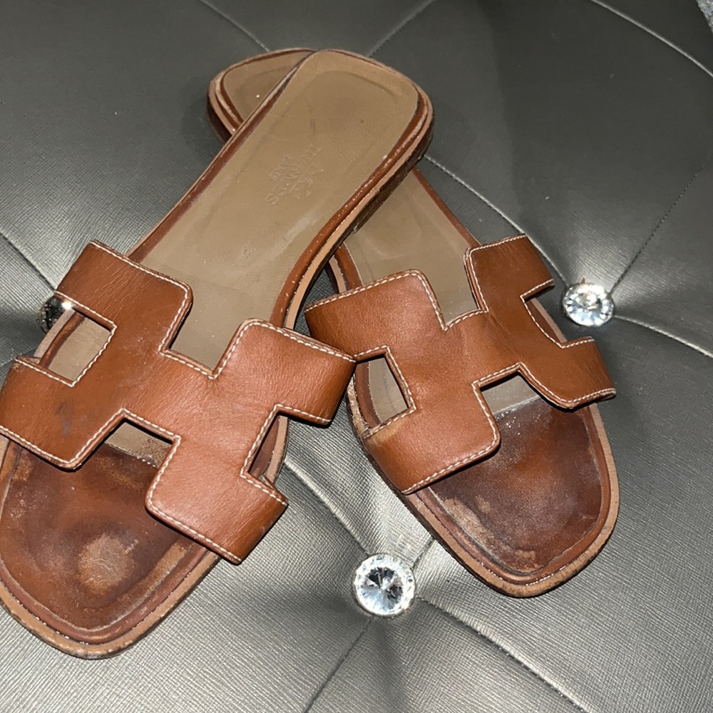 Worn Hermes Oran slides